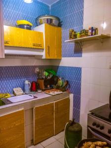 Dapur atau dapur kecil di Apartment European High Standard in Dakar HLM5
