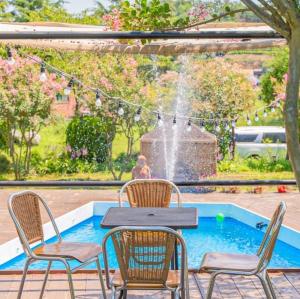 Πισίνα στο ή κοντά στο Anmyeondo Tamarind Pension