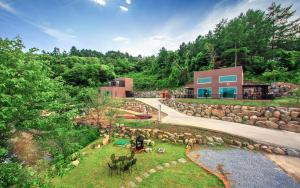 Un jardín fuera de Gapyeong Reve Pension