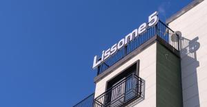a sign on the side of a building at Gaypeng Poolvilla Lisum Five Penison in Gapyeong