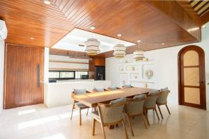 Køkken eller tekøkken på Green Jimbaran Bay Villa III