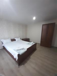 Voodi või voodid majutusasutuse HOTEL LukaRabati toas