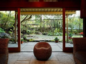 Κήπος έξω από το Ryoutei Ryokan Takechiyo Kirishima Bettei