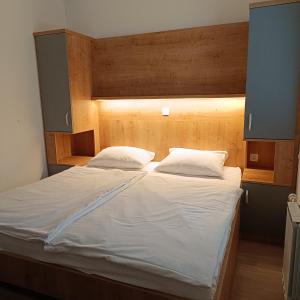 Voodi või voodid majutusasutuse Guesthouse Haler toas