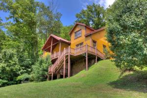 Κήπος έξω από το Mystical Creek Pool Lodge #600