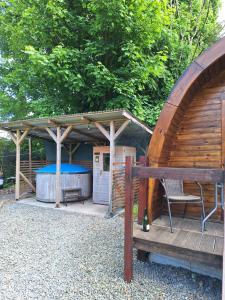 Foto de la galeria de Log cabin a Kells