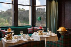 Posezení v ubytování 100 Princes Street + 37 fotografií