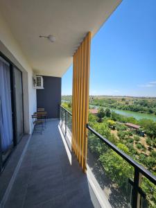 En balkon eller terrasse på Lakeview Apartament