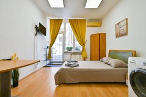 Postel nebo postele na pokoji v ubytování Cozy apartment in central Sofia