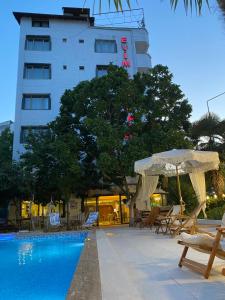 The swimming pool at or close to EVİM APART HOTEL