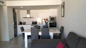 Kuchyň nebo kuchyňský kout v ubytování Beach Apartment Calafell Playa