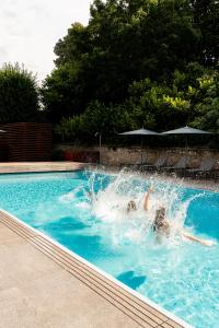 Bazén v ubytování Sweet Hotel nebo v jeho okolí