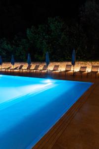 Bazén v ubytování Sweet Hotel nebo v jeho okolí