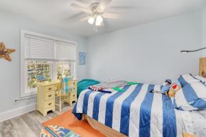 Voodi või voodid majutusasutuse Beach Bliss- 4BR - Beach Access - Kayak - WI-FI home toas