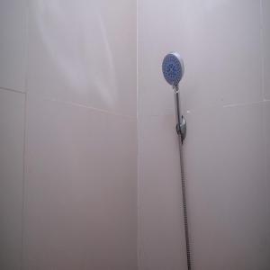 Bagno di RedDoorz Plus @ Timoho