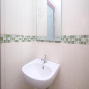 Bagno di RedDoorz Plus @ Timoho