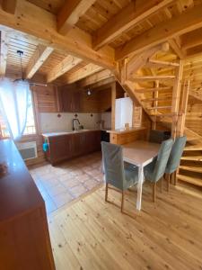 Fotografia z galérie ubytovania Chalet chaleureux l’hospitalet près l’andorre . v destinácii LʼHospitalet-près-lʼAndorre