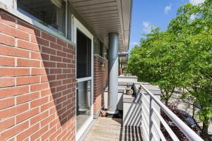 Balkón nebo terasa v ubytování Family-Friendly South Loop Escape