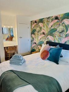 Charm on Commons, Mauao客房内的一张或多张床位