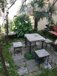 Ogród w obiekcie Guesthouse Kuća na šterne
