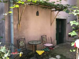Zdjęcie z galerii obiektu Guesthouse Kuća na šterne w mieście Lovran