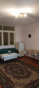 Ένα ή περισσότερα κρεβάτια σε δωμάτιο στο Ալեն House