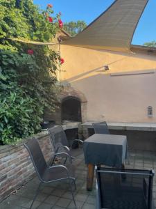 Patio alebo iná vonkajšia časť ubytovania Celý dům + zahrada
