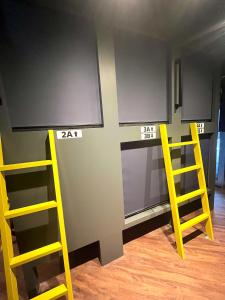 Palanda nebo palandy na pokoji v ubytování 新宿ニッカホテル