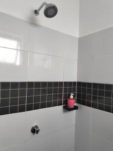 Phòng tắm tại Khalisee homes studio apartment bamburi +6 ảnh