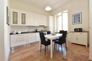 Η κουζίνα ή μικρή κουζίνα στο Residenza Nocciola