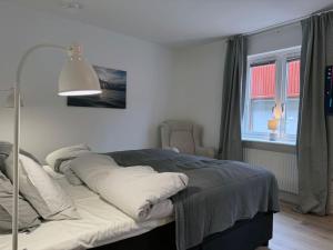 Φωτογραφία από το άλμπουμ του Lägenhet mitt i centrum - My Hostel σε Lidköping