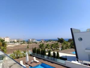 Bazén v ubytování Seaview Luxury Villas Ayia Napa nebo v jeho okolí