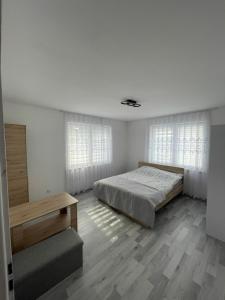 Postel nebo postele na pokoji v ubytování pokoje do wynajęcia