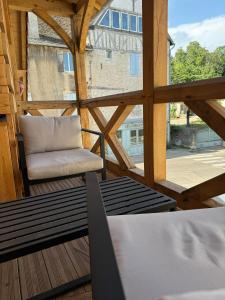 Balkón nebo terasa v ubytování Le Saint-André - Clim - Loft romantique avec Jacuzzi - BY PRIMO C0NCIERGERIE