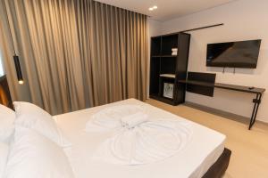 Μια τηλεόραση ή/και κέντρο ψυχαγωγίας στο Abi's Suites