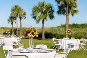 DoubleTree Resort by Hilton Myrtle Beach Oceanfront外面的花园