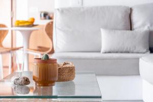 Posedenie v ubytovaní Luminous loft apartment next to the Atlantic Ocean