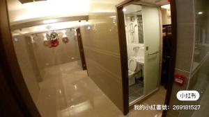 Bilik mandi di 香港柏林商务宾馆