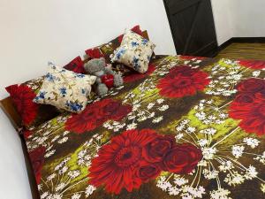 Postel nebo postele na pokoji v ubytování Queen's Mahal Rooms + 37 fotografií