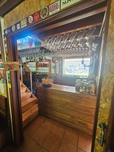 Ο χώρος του lounge ή του μπαρ στο Refugio del Meicín +4 φωτογραφίες