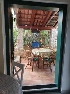 Fotografia z galérie ubytovania Apartment for max 7 pers in Mali Losinj with terrace, air conditioning, WiFi, washing machine 4913-3 v Mali Lošinj