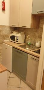 Fotografia z galérie ubytovania Apartment for max 7 pers in Mali Losinj with terrace, air conditioning, WiFi, washing machine 4913-3 v Mali Lošinj