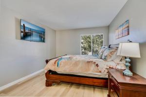 Postel nebo postele na pokoji v ubytování Pacific Beach Resort Condo - Walk to the Beach + 27 fotografií