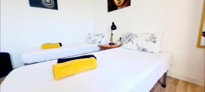 Posteľ alebo postele v izbe v ubytovaní Casa Ridao-Habitación Buddha con vistas