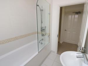 Bilik mandi di Delaware M2 +16 gambar