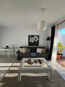 A seating area at CRÁTER 2