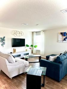 Μια τηλεόραση ή/και κέντρο ψυχαγωγίας στο New Home near Lackland, SeaWorld