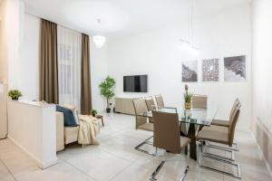 Exclusive Downtown Dream Home by Prestige Gallery 1055 Budapest, Szent István körút 15 kép - 2