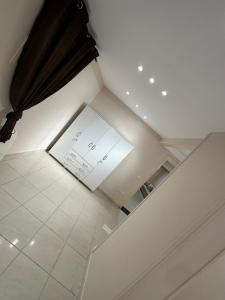 an overhead view of a room with a ceiling at شقه بالمهندسين أول سكن لأصحاب الذوق الرفيع in Cairo