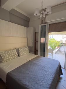 A bed or beds in a room at Hotel Explorer